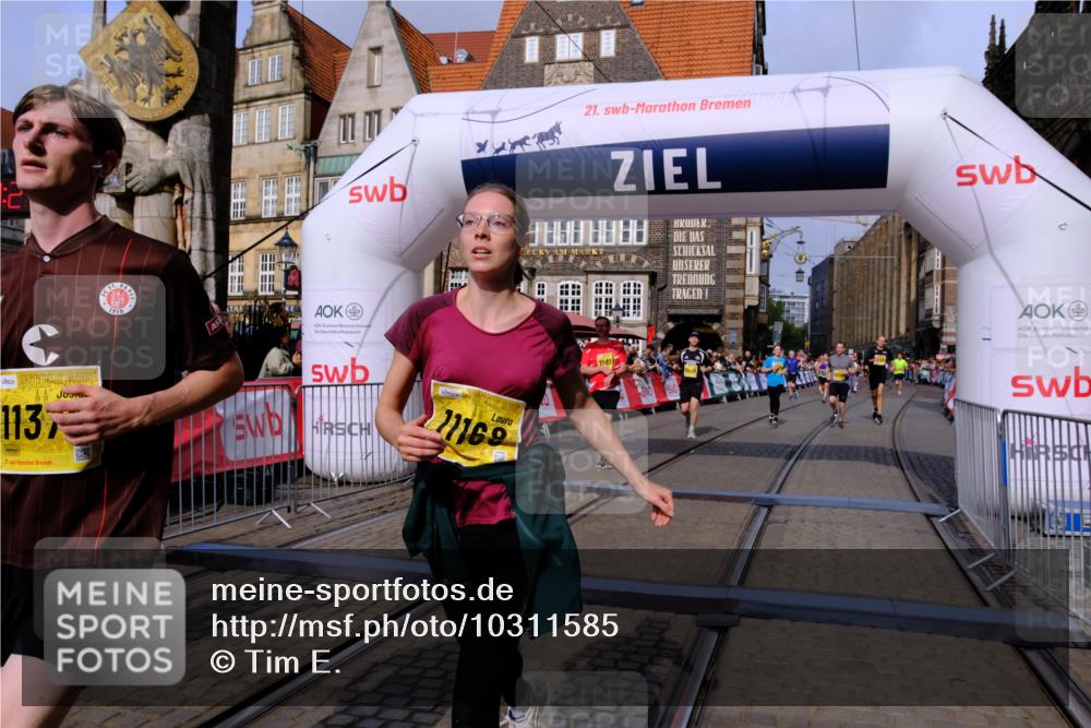 13.09.2026 - 21. swb-Marathon Bremen Tim E. http://msf.ph/oto/10311585 13.09.2026 10:53:41 Ziel 10448, 10479, 10585, 10626, 10757, 10780, 10821, 10886, 11168, 11379, 11590, 12040, 12056, 12275, 12308, 12461 meine-sportfotos.de