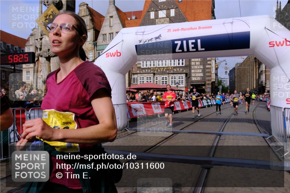 13.09.2026 - 21. swb-Marathon Bremen Tim E. http://msf.ph/oto/10311600 13.09.2026 10:53:42 Ziel 10448, 10479, 10626, 10757, 10780, 10821, 10886, 11168, 11379, 11590, 11800, 12040, 12056, 12275, 12308, 12461 meine-sportfotos.de