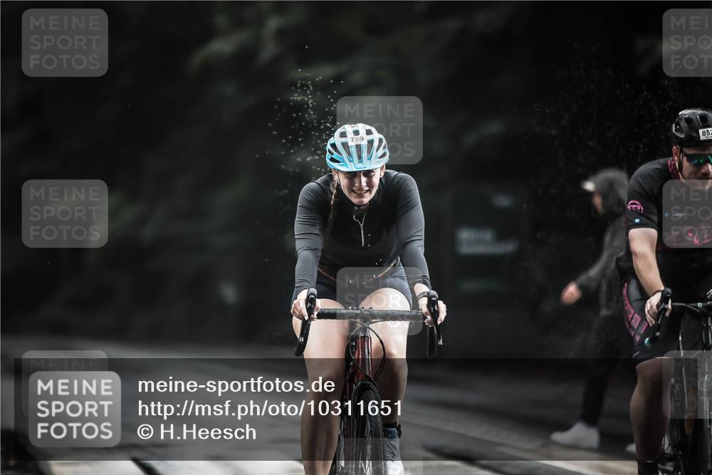 13.09.2026 - Stadtparktriathlon H.Heesch http://msf.ph/oto/10311651 13.09.2026 11:44:59 Radfahren 763, 769, 817, 852, 880 meine-sportfotos.de