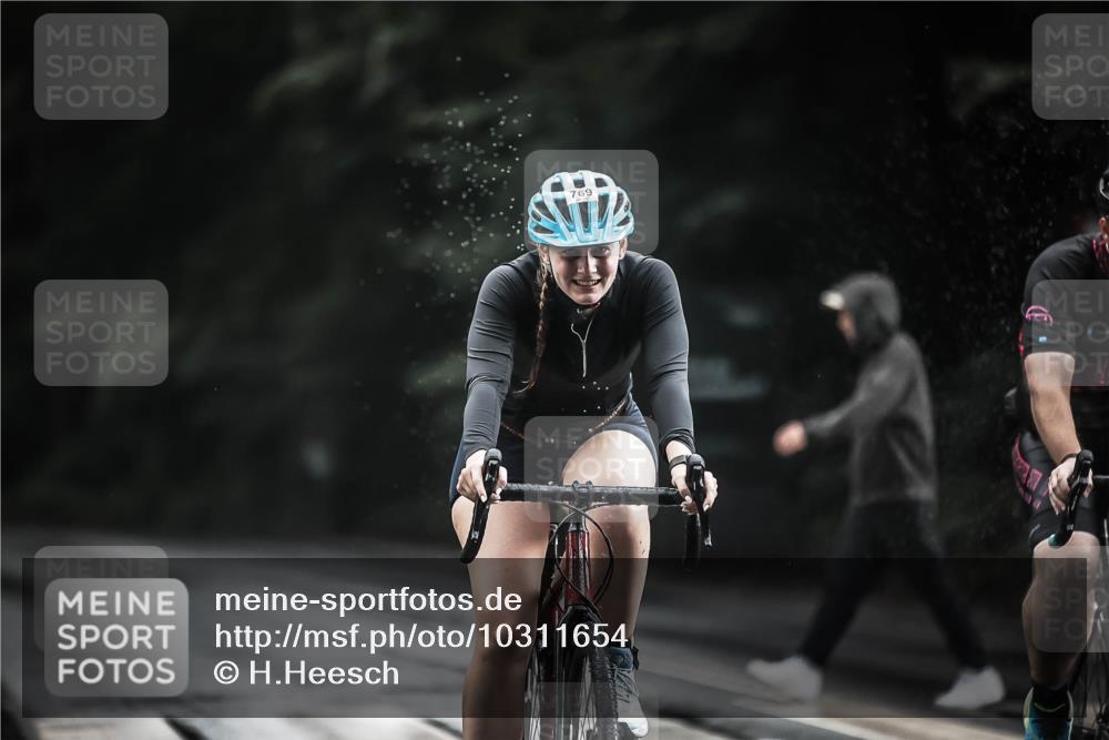 13.09.2026 - Stadtparktriathlon H.Heesch http://msf.ph/oto/10311654 13.09.2026 11:44:59 Radfahren 763, 769, 817, 852, 880 meine-sportfotos.de