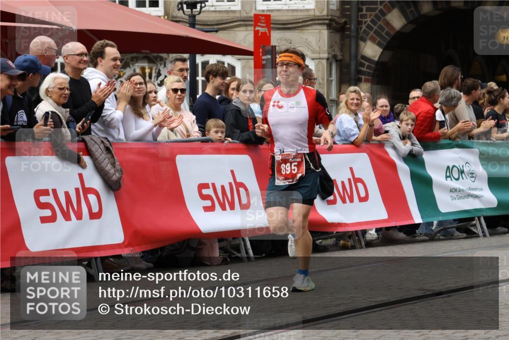 13.09.2026 - 21. swb-Marathon Bremen Strokosch-Dieckow http://msf.ph/oto/10311658 13.09.2026 13:04:22 Ziel 895, 2094, 2889, 3500, 4236, 6815, 9061, 9129, 9544, 9642, 744, 1223, 1224, 1860, 2207, 2956, 7871, 8936, 13034 meine-sportfotos.de