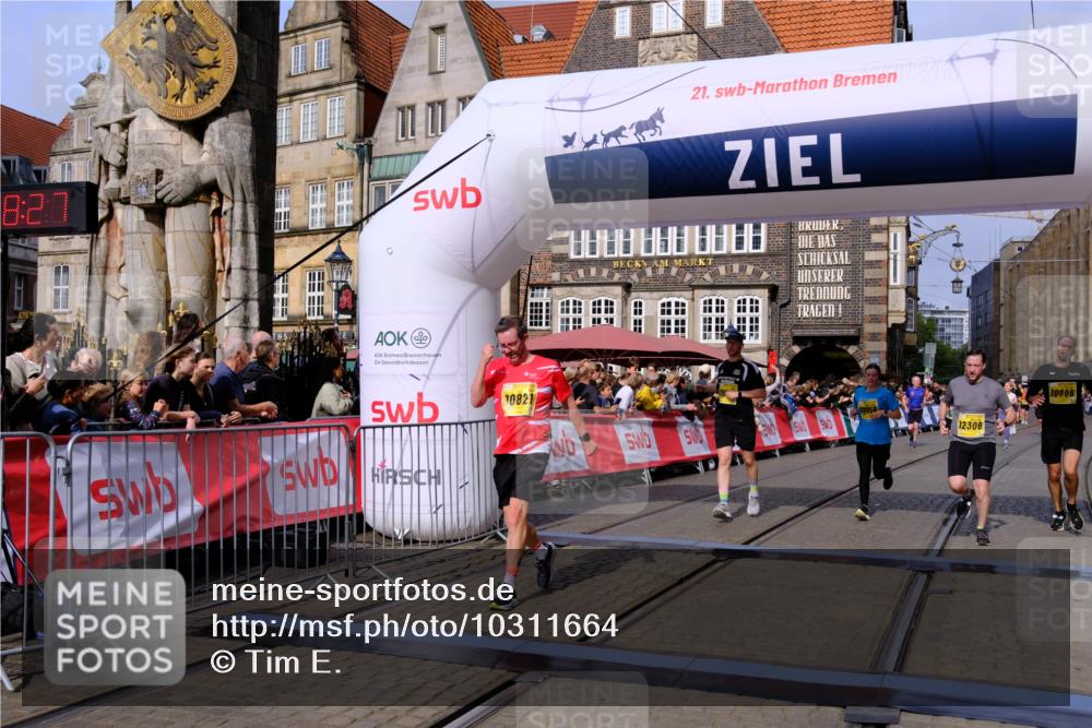 13.09.2026 - 21. swb-Marathon Bremen Tim E. http://msf.ph/oto/10311664 13.09.2026 10:53:43 Ziel 10222, 10448, 10479, 10626, 10757, 10780, 10821, 10886, 11168, 11242, 11379, 11590, 11800, 12040, 12056, 12275, 12308, 12461 meine-sportfotos.de