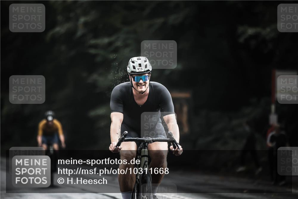 13.09.2026 - Stadtparktriathlon H.Heesch http://msf.ph/oto/10311668 13.09.2026 11:45:08 Radfahren 829, 877, 915 meine-sportfotos.de