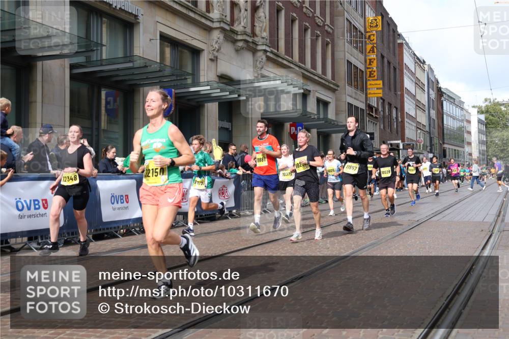 13.09.2026 - 21. swb-Marathon Bremen Strokosch-Dieckow http://msf.ph/oto/10311670 13.09.2026 10:55:29 Ziel 10243, 10297, 10374, 10379, 10423, 10529, 10550, 10690, 10703, 10788, 10809, 10881, 10952, 11377, 11510, 11557, 11862, 11972, 11975, 12061, 12108, 12125, 12143, 12150, 12188, 12484, 10203, 10256, 10725, 10788, 11014, 11414, 11466, 11631, 11748, 11910, 11941, 11975, 11977, 12030, 12201, 12218, 12258, 12348, 12549 meine-sportfotos.de