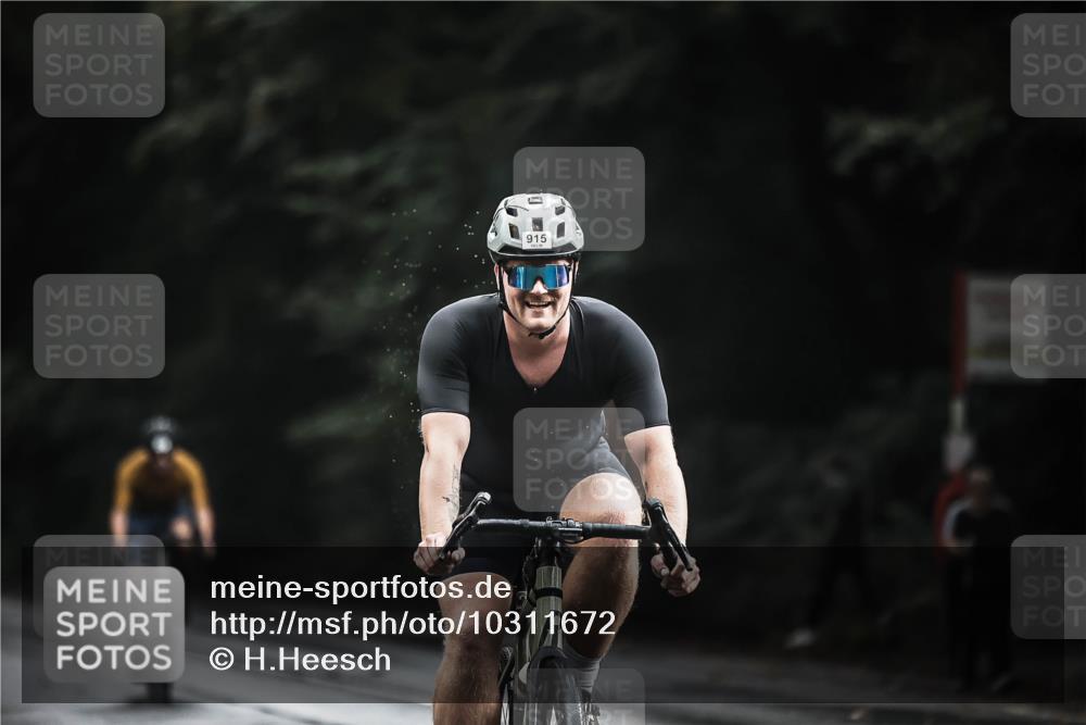 13.09.2026 - Stadtparktriathlon H.Heesch http://msf.ph/oto/10311672 13.09.2026 11:45:09 Radfahren 829, 877, 915 meine-sportfotos.de