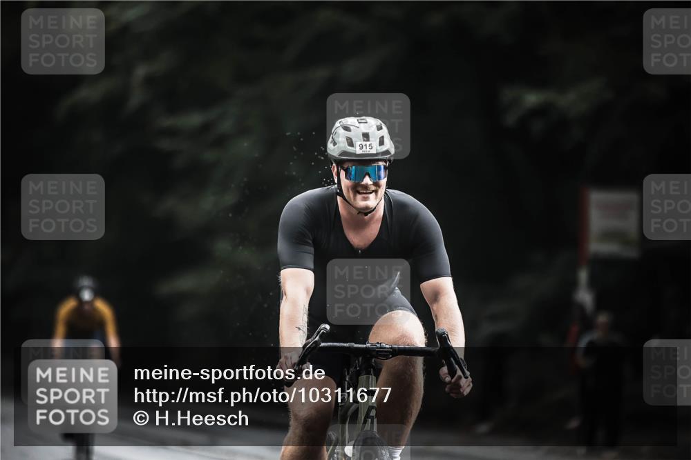 13.09.2026 - Stadtparktriathlon H.Heesch http://msf.ph/oto/10311677 13.09.2026 11:45:09 Radfahren 829, 877, 915 meine-sportfotos.de