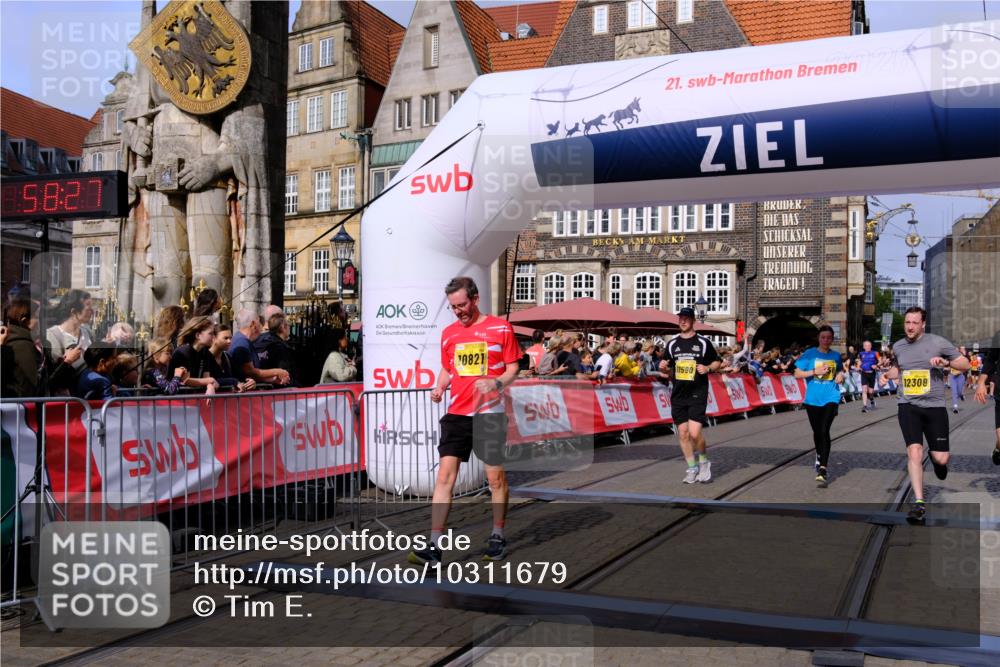 13.09.2026 - 21. swb-Marathon Bremen Tim E. http://msf.ph/oto/10311679 13.09.2026 10:53:44 Ziel 10222, 10448, 10479, 10626, 10757, 10780, 10821, 10845, 10886, 11168, 11242, 11379, 11446, 11590, 11800, 12040, 12056, 12119, 12275, 12308, 12461 meine-sportfotos.de