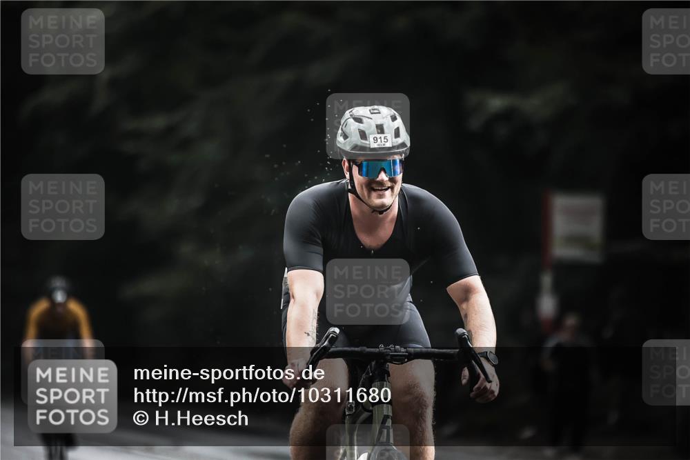 13.09.2026 - Stadtparktriathlon H.Heesch http://msf.ph/oto/10311680 13.09.2026 11:45:09 Radfahren 829, 877, 915 meine-sportfotos.de
