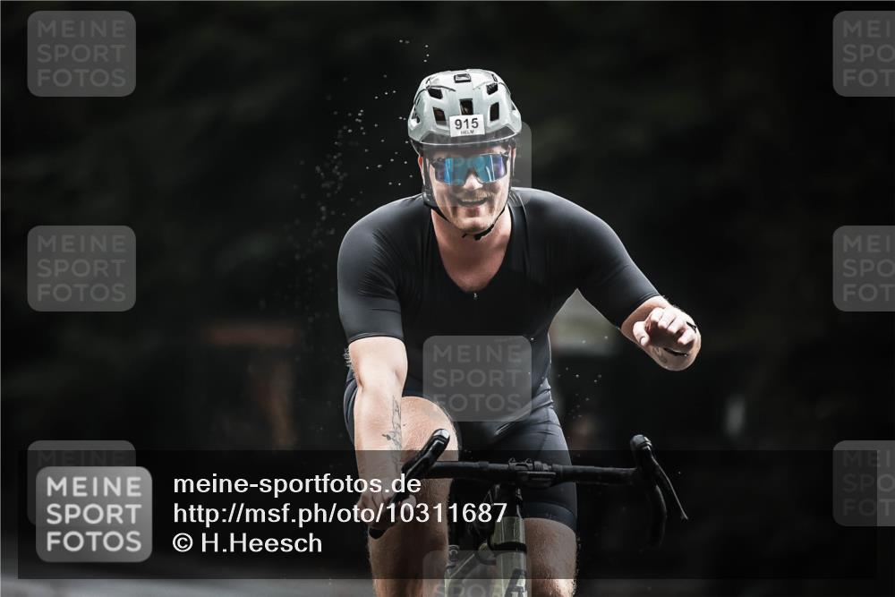 13.09.2026 - Stadtparktriathlon H.Heesch http://msf.ph/oto/10311687 13.09.2026 11:45:09 Radfahren 829, 877, 915 meine-sportfotos.de