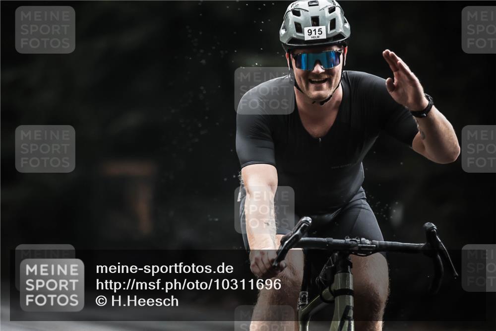 13.09.2026 - Stadtparktriathlon H.Heesch http://msf.ph/oto/10311696 13.09.2026 11:45:09 Radfahren 829, 877, 915 meine-sportfotos.de