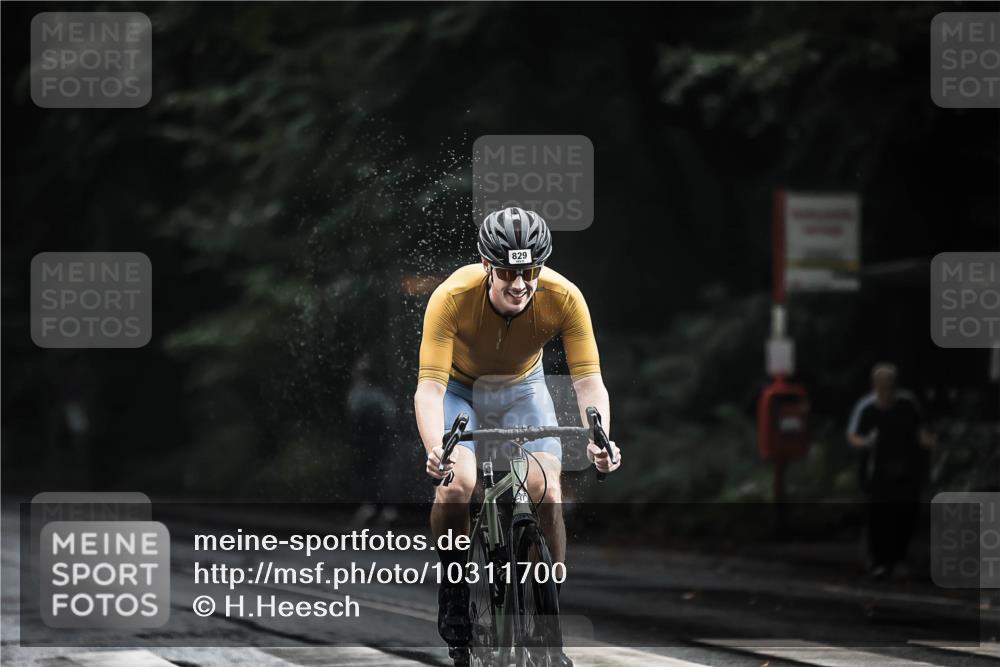 13.09.2026 - Stadtparktriathlon H.Heesch http://msf.ph/oto/10311700 13.09.2026 11:45:11 Radfahren 829, 877, 915 meine-sportfotos.de