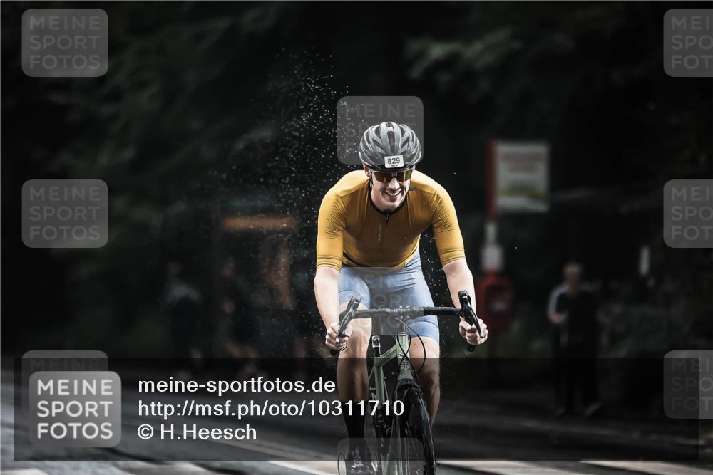 13.09.2026 - Stadtparktriathlon H.Heesch http://msf.ph/oto/10311710 13.09.2026 11:45:11 Radfahren 829, 877, 915 meine-sportfotos.de