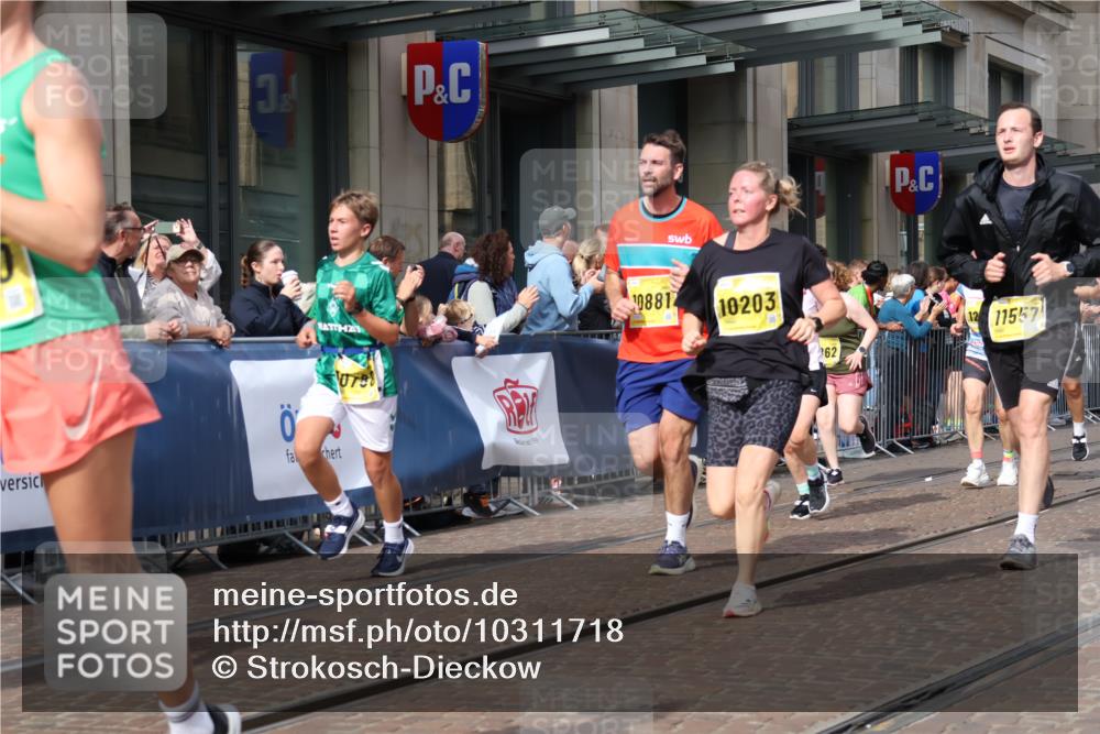 13.09.2026 - 21. swb-Marathon Bremen Strokosch-Dieckow http://msf.ph/oto/10311718 13.09.2026 10:55:29 Ziel 10243, 10297, 10374, 10379, 10423, 10529, 10550, 10690, 10703, 10788, 10809, 10881, 10952, 11377, 11510, 11557, 11862, 11972, 11975, 12061, 12108, 12125, 12143, 12150, 12188, 12484, 10203, 10256, 10725, 10788, 11014, 11414, 11466, 11631, 11748, 11910, 11941, 11975, 11977, 12030, 12201, 12218, 12258, 12348, 12549 meine-sportfotos.de