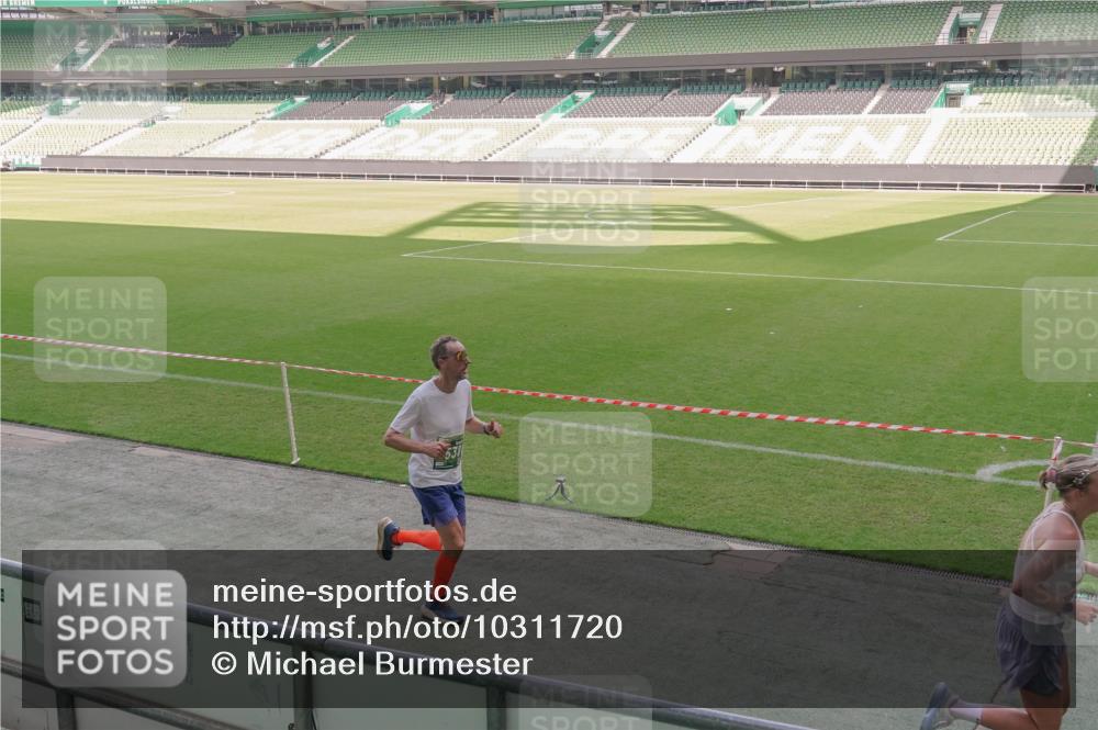 13.09.2026 - 21. swb-Marathon Bremen Michael Burmester http://msf.ph/oto/10311720 13.09.2026 12:47:10 Laufen im Stadion 195, 384, 538, 567, 604, 621, 697, 868, 1034, 1181, 1241, 1554, 1863, 2021, 2084, 2087, 2266, 2297, 2538, 2646, 2809, 2889, 2956, 3118, 3196, 3242, 3284, 3297, 3424, 3466, 3520, 3794, 4025, 4236, 4239, 4614, 4729, 4777, 4808, 4992, 5024, 5238, 5283, 5674, 5719, 5725, 5803, 5976, 6025, 6053, 6686, 6708, 6784, 6815, 7102, 7336, 7538, 7814, 7871, 8060, 8319, 8325, 8331, 8334, 8611, 8621, 8670, 8701, 8756, 8980, 8983, 9061, 9273, 9495, 9544, 9689, 9813, 9918, 9934, 439 meine-sportfotos.de