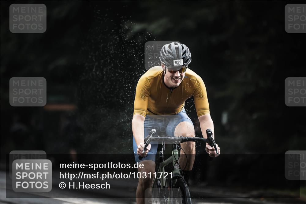 13.09.2026 - Stadtparktriathlon H.Heesch http://msf.ph/oto/10311721 13.09.2026 11:45:11 Radfahren 829, 877, 915 meine-sportfotos.de