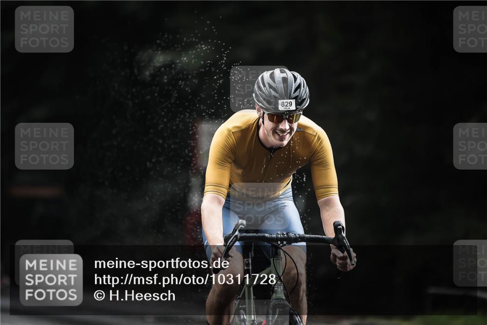 13.09.2026 - Stadtparktriathlon H.Heesch http://msf.ph/oto/10311728 13.09.2026 11:45:11 Radfahren 829, 877, 915 meine-sportfotos.de
