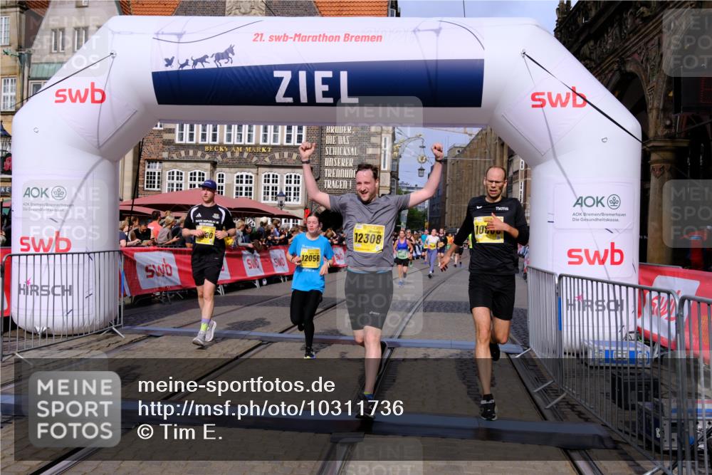 13.09.2026 - 21. swb-Marathon Bremen Tim E. http://msf.ph/oto/10311736 13.09.2026 10:53:45 Ziel 10222, 10448, 10479, 10626, 10757, 10780, 10821, 10845, 10886, 11168, 11242, 11379, 11446, 11590, 11800, 12040, 12056, 12119, 12275, 12308 meine-sportfotos.de