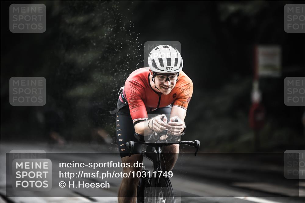 13.09.2026 - Stadtparktriathlon H.Heesch http://msf.ph/oto/10311749 13.09.2026 11:45:13 Radfahren 799, 829, 877, 915 meine-sportfotos.de