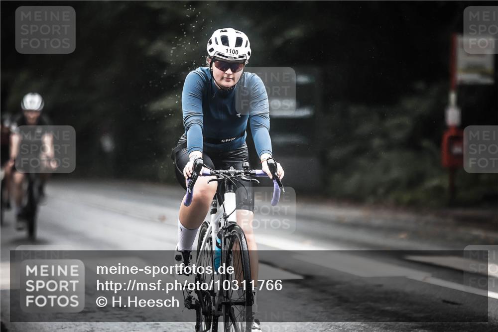 13.09.2026 - Stadtparktriathlon H.Heesch http://msf.ph/oto/10311766 13.09.2026 12:52:34 Radfahren 1075, 1100, 1203, 1209, 1230 meine-sportfotos.de