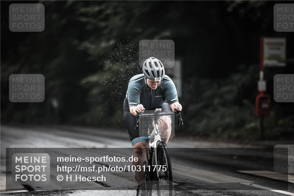 13.09.2026 - Stadtparktriathlon H.Heesch http://msf.ph/oto/10311775 13.09.2026 11:45:19 Radfahren 799 meine-sportfotos.de
