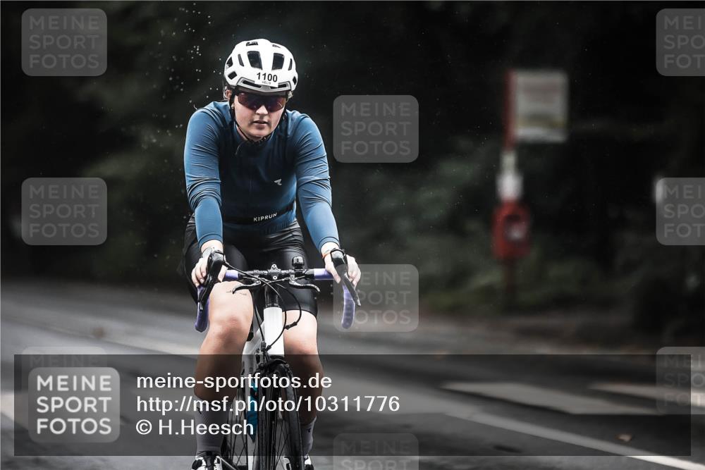 13.09.2026 - Stadtparktriathlon H.Heesch http://msf.ph/oto/10311776 13.09.2026 12:52:34 Radfahren 1075, 1100, 1203, 1209, 1230 meine-sportfotos.de