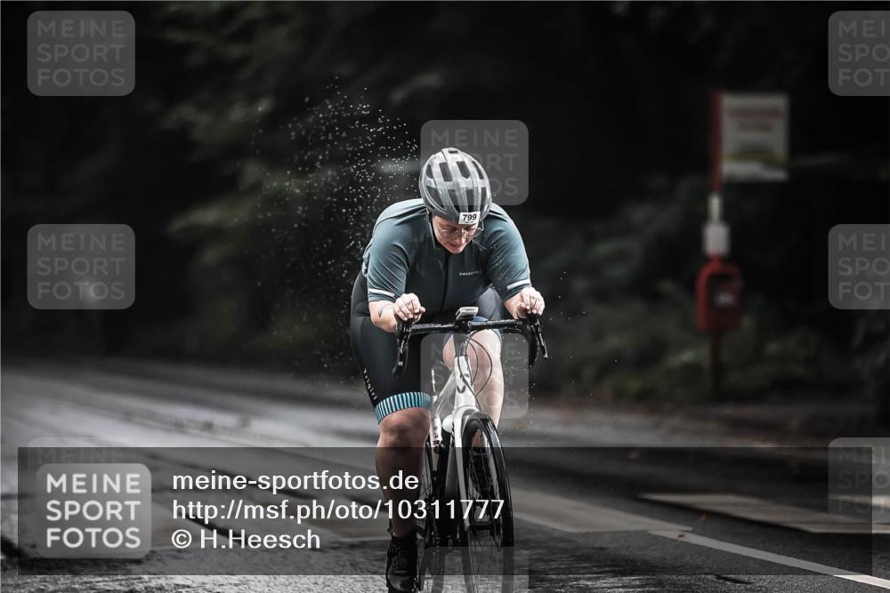 13.09.2026 - Stadtparktriathlon H.Heesch http://msf.ph/oto/10311777 13.09.2026 11:45:19 Radfahren 799 meine-sportfotos.de