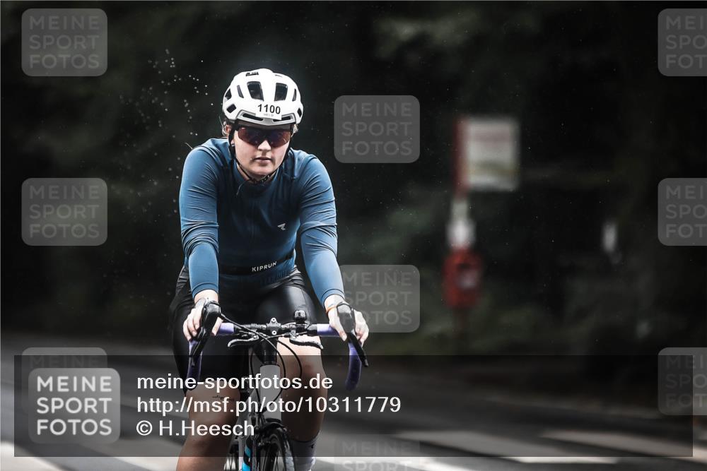 13.09.2026 - Stadtparktriathlon H.Heesch http://msf.ph/oto/10311779 13.09.2026 12:52:34 Radfahren 1075, 1100, 1203, 1209, 1230 meine-sportfotos.de