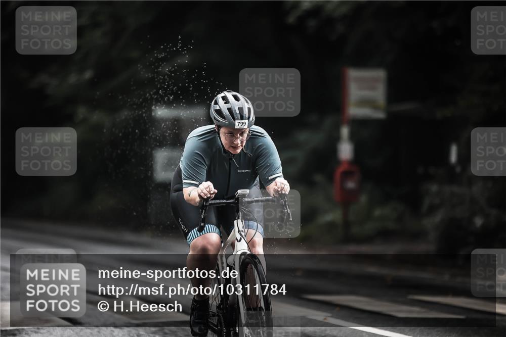 13.09.2026 - Stadtparktriathlon H.Heesch http://msf.ph/oto/10311784 13.09.2026 11:45:19 Radfahren 799 meine-sportfotos.de