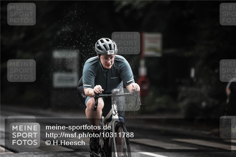 13.09.2026 - Stadtparktriathlon H.Heesch http://msf.ph/oto/10311788 13.09.2026 11:45:19 Radfahren 799 meine-sportfotos.de