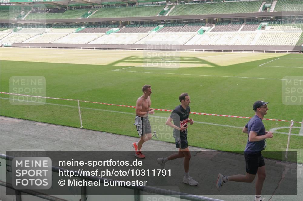 13.09.2026 - 21. swb-Marathon Bremen Michael Burmester http://msf.ph/oto/10311791 13.09.2026 12:47:14 Laufen im Stadion 195, 384, 538, 567, 604, 621, 697, 868, 1034, 1181, 1241, 1554, 2021, 2087, 2266, 2297, 2538, 2646, 2809, 2889, 2956, 3118, 3196, 3242, 3284, 3297, 3424, 3466, 3520, 3794, 4025, 4236, 4239, 4614, 4729, 4777, 4808, 4992, 5024, 5238, 5283, 5674, 5719, 5725, 5803, 5976, 6025, 6053, 6686, 6708, 6784, 6815, 7102, 7336, 7538, 7814, 7871, 8060, 8319, 8325, 8331, 8334, 8611, 8621, 8670, 8701, 8756, 8980, 8983, 9061, 9495, 9544, 9689, 9813, 9918, 9934, 439 meine-sportfotos.de
