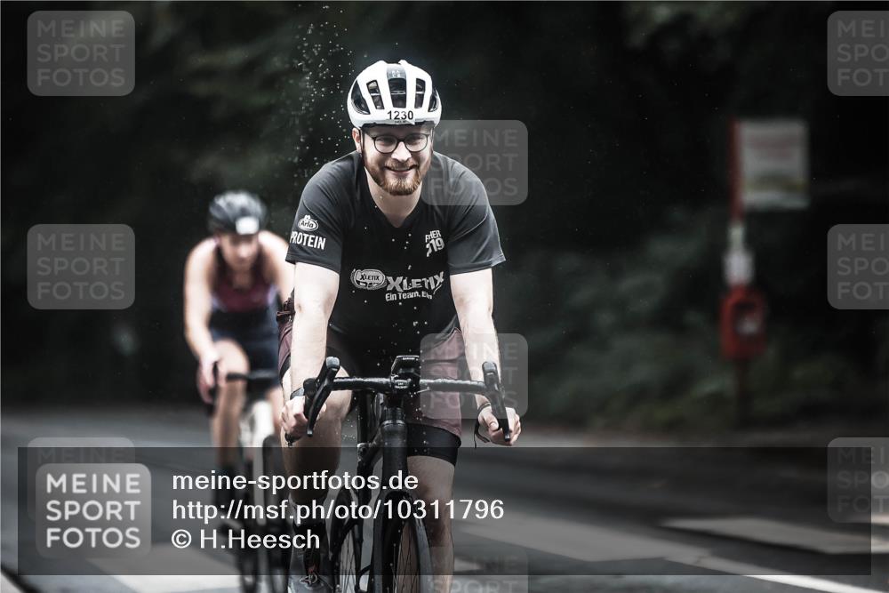 13.09.2026 - Stadtparktriathlon H.Heesch http://msf.ph/oto/10311796 13.09.2026 12:52:36 Radfahren 1075, 1100, 1203, 1209, 1230, 1267 meine-sportfotos.de