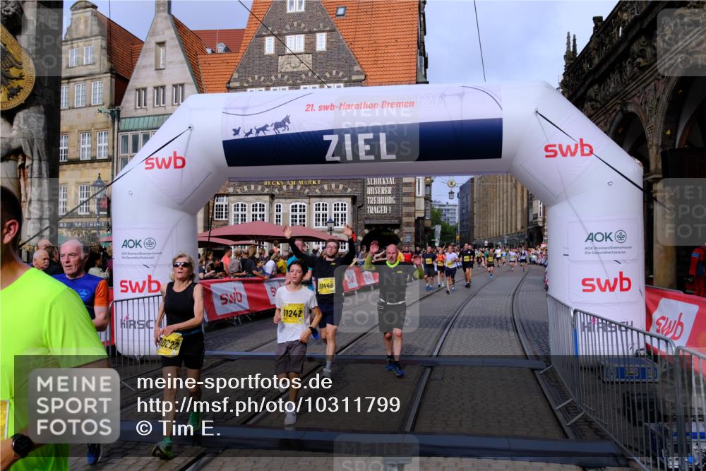 13.09.2026 - 21. swb-Marathon Bremen Tim E. http://msf.ph/oto/10311799 13.09.2026 10:53:52 Ziel 10141, 10174, 10222, 10227, 10478, 10479, 10626, 10821, 10838, 10845, 10886, 10905, 11168, 11242, 11379, 11446, 11502, 11590, 11800, 12056, 12119, 12308, 12331, 12341, 13597 meine-sportfotos.de