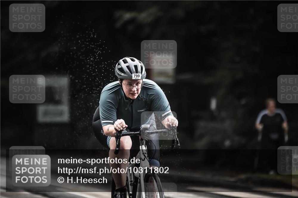 13.09.2026 - Stadtparktriathlon H.Heesch http://msf.ph/oto/10311802 13.09.2026 11:45:20 Radfahren 799 meine-sportfotos.de
