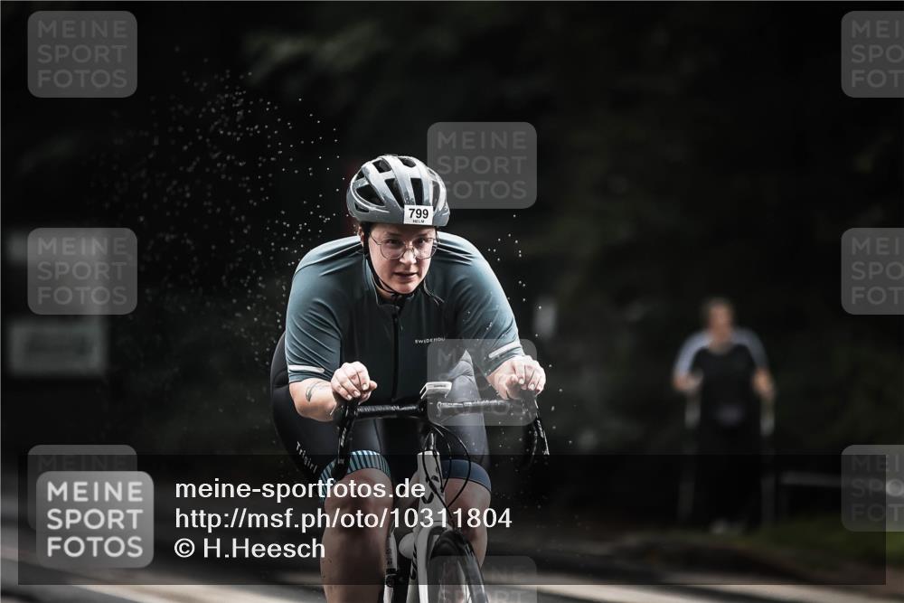 13.09.2026 - Stadtparktriathlon H.Heesch http://msf.ph/oto/10311804 13.09.2026 11:45:20 Radfahren 799 meine-sportfotos.de