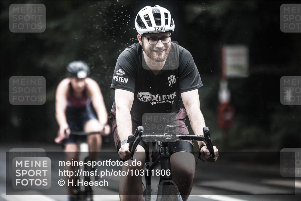 13.09.2026 - Stadtparktriathlon H.Heesch http://msf.ph/oto/10311806 13.09.2026 12:52:36 Radfahren 1075, 1100, 1203, 1209, 1230, 1267 meine-sportfotos.de
