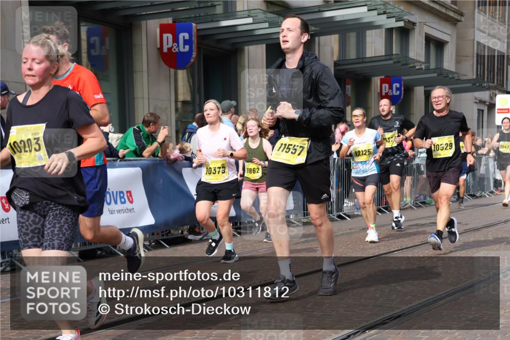 13.09.2026 - 21. swb-Marathon Bremen Strokosch-Dieckow http://msf.ph/oto/10311812 13.09.2026 10:55:30 Ziel 10243, 10297, 10374, 10379, 10423, 10529, 10550, 10690, 10703, 10809, 10881, 10952, 11377, 11510, 11557, 11862, 11972, 12061, 12108, 12125, 12143, 12150, 12188, 12484, 10203, 10256, 10297, 10725, 10788, 11014, 11414, 11466, 11631, 11748, 11862, 11910, 11941, 11975, 11977, 12030, 12150, 12201, 12218, 12258, 12348, 12549 meine-sportfotos.de