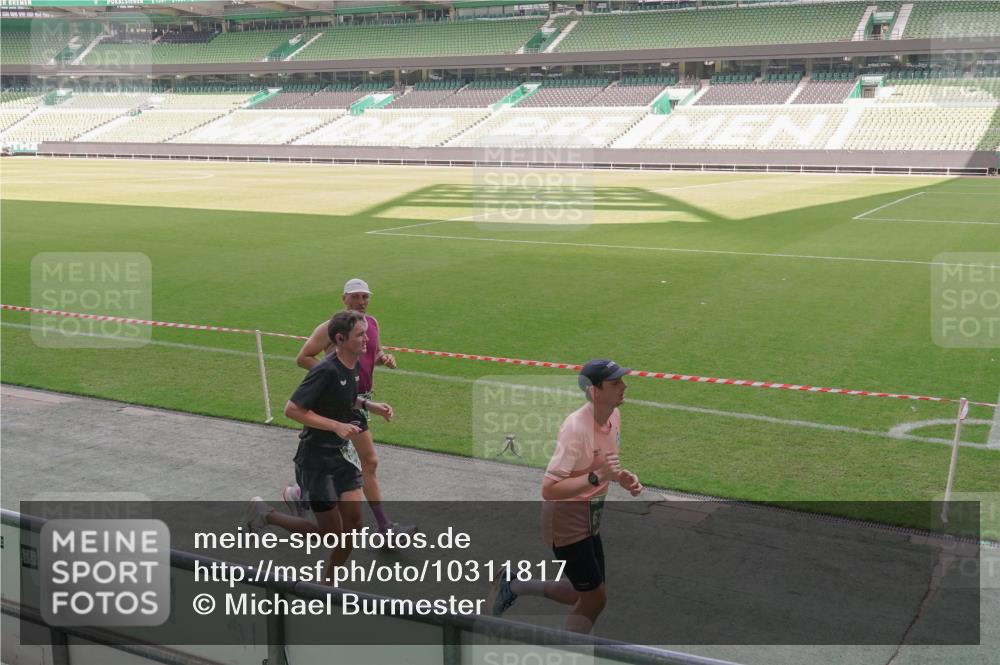 13.09.2026 - 21. swb-Marathon Bremen Michael Burmester http://msf.ph/oto/10311817 13.09.2026 12:47:16 Laufen im Stadion 195, 384, 538, 567, 604, 621, 697, 868, 1034, 1181, 1241, 1554, 2021, 2087, 2266, 2297, 2538, 2646, 2809, 2889, 2956, 3118, 3196, 3242, 3284, 3297, 3424, 3466, 3520, 3794, 4025, 4236, 4239, 4614, 4729, 4777, 4808, 4992, 5024, 5238, 5283, 5674, 5719, 5725, 5803, 5976, 6025, 6053, 6686, 6708, 6784, 6815, 7102, 7538, 7814, 7871, 8060, 8319, 8325, 8331, 8334, 8611, 8621, 8670, 8701, 8980, 8983, 9061, 9495, 9544, 9689, 9813, 9918, 9934 meine-sportfotos.de