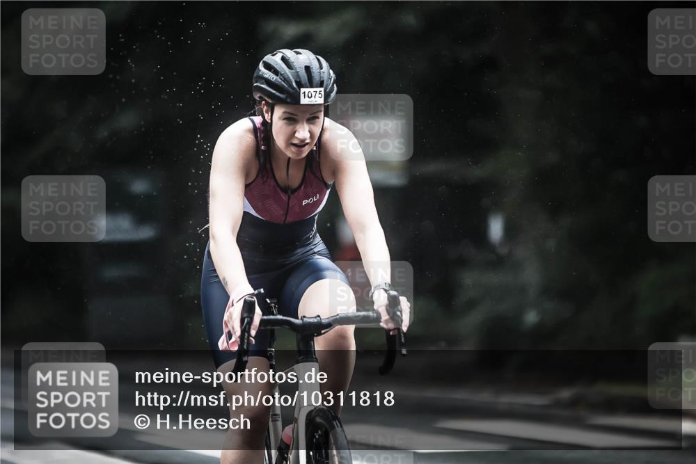 13.09.2026 - Stadtparktriathlon H.Heesch http://msf.ph/oto/10311818 13.09.2026 12:52:37 Radfahren 1075, 1100, 1195, 1203, 1209, 1230, 1267 meine-sportfotos.de