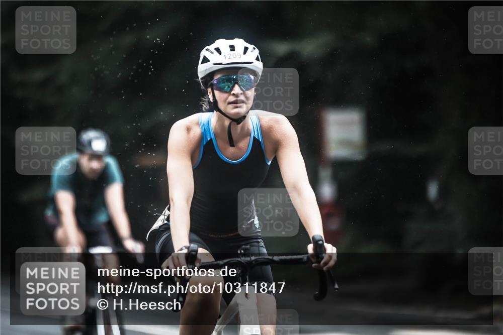 13.09.2026 - Stadtparktriathlon H.Heesch http://msf.ph/oto/10311847 13.09.2026 12:52:40 Radfahren 1075, 1195, 1203, 1209, 1230, 1267 meine-sportfotos.de