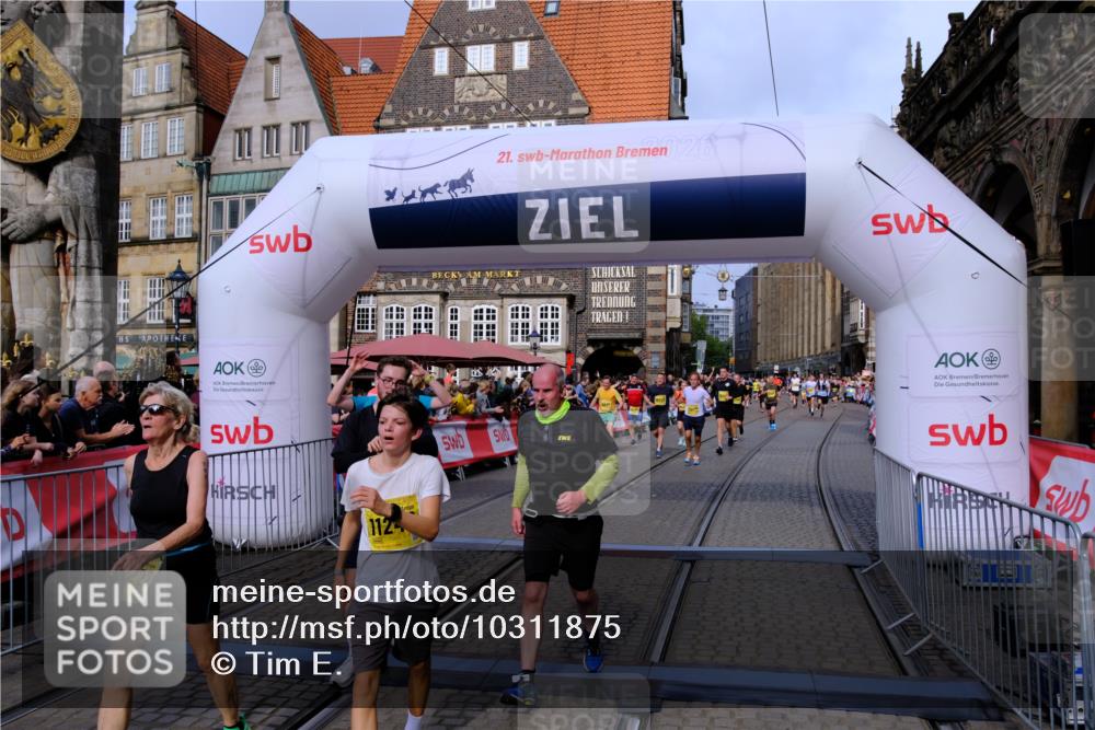 13.09.2026 - 21. swb-Marathon Bremen Tim E. http://msf.ph/oto/10311875 13.09.2026 10:53:53 Ziel 10141, 10174, 10222, 10227, 10478, 10479, 10626, 10821, 10838, 10845, 10886, 10905, 11242, 11446, 11502, 11590, 11800, 11950, 12056, 12119, 12308, 12331, 12341, 13597 meine-sportfotos.de