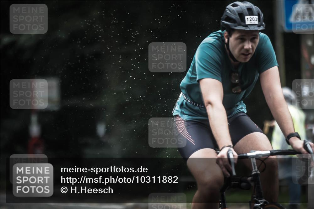 13.09.2026 - Stadtparktriathlon H.Heesch http://msf.ph/oto/10311882 13.09.2026 12:52:41 Radfahren 1075, 1195, 1203, 1209, 1230, 1267 meine-sportfotos.de