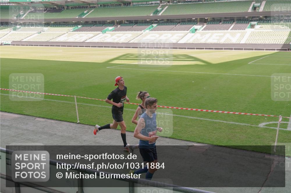 13.09.2026 - 21. swb-Marathon Bremen Michael Burmester http://msf.ph/oto/10311884 13.09.2026 12:47:25 Laufen im Stadion 384, 538, 567, 604, 621, 697, 868, 889, 1034, 1181, 1554, 2021, 2087, 2266, 2297, 2538, 2646, 2809, 2889, 2956, 3118, 3196, 3242, 3284, 3297, 3424, 3466, 3520, 3794, 3910, 4025, 4236, 4239, 4614, 4712, 4729, 4777, 4808, 4992, 5024, 5238, 5283, 5674, 5725, 5803, 5976, 6025, 6053, 6058, 6686, 6708, 6784, 6815, 7102, 7399, 7538, 7803, 7814, 7871, 8060, 8331, 8334, 8611, 8621, 8670, 8701, 8706, 8980, 8981, 8983, 9010, 9061, 9495, 9544, 9689, 9813, 9918, 9934 meine-sportfotos.de