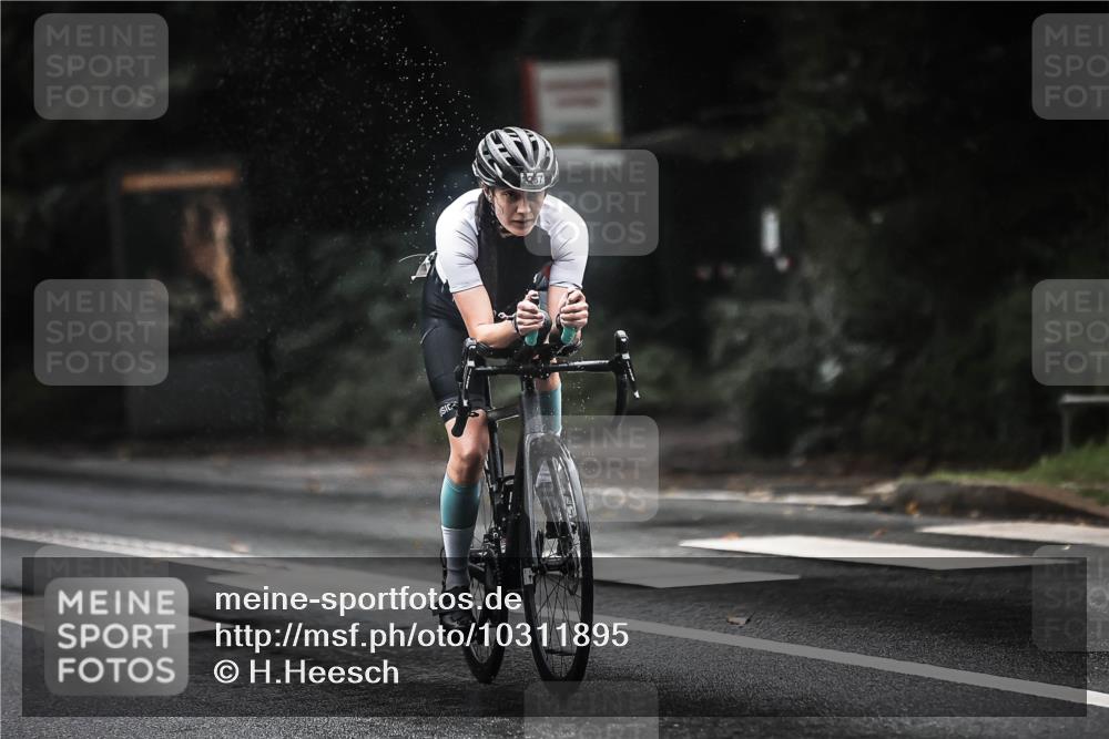13.09.2026 - Stadtparktriathlon H.Heesch http://msf.ph/oto/10311895 13.09.2026 12:52:42 Radfahren 1075, 1195, 1203, 1209, 1230, 1267 meine-sportfotos.de