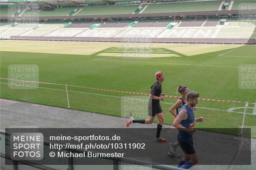13.09.2026 - 21. swb-Marathon Bremen Michael Burmester http://msf.ph/oto/10311902 13.09.2026 12:47:25 Laufen im Stadion 384, 538, 567, 604, 621, 697, 868, 889, 1034, 1181, 1554, 2021, 2087, 2266, 2297, 2538, 2646, 2809, 2889, 2956, 3118, 3196, 3242, 3284, 3297, 3424, 3466, 3520, 3794, 3910, 4025, 4236, 4239, 4614, 4712, 4729, 4777, 4808, 4992, 5024, 5238, 5283, 5674, 5725, 5803, 5976, 6025, 6053, 6058, 6686, 6708, 6784, 6815, 7102, 7399, 7538, 7803, 7814, 7871, 8060, 8331, 8334, 8611, 8621, 8670, 8701, 8706, 8980, 8981, 8983, 9010, 9061, 9495, 9544, 9689, 9813, 9918, 9934 meine-sportfotos.de