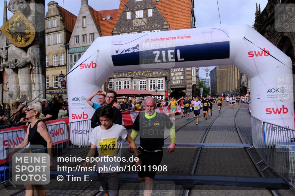 13.09.2026 - 21. swb-Marathon Bremen Tim E. http://msf.ph/oto/10311908 13.09.2026 10:53:54 Ziel 10141, 10174, 10222, 10227, 10478, 10479, 10626, 10821, 10838, 10845, 10886, 10905, 11242, 11446, 11502, 11590, 11800, 11950, 12056, 12119, 12308, 12331, 12341, 13597 meine-sportfotos.de