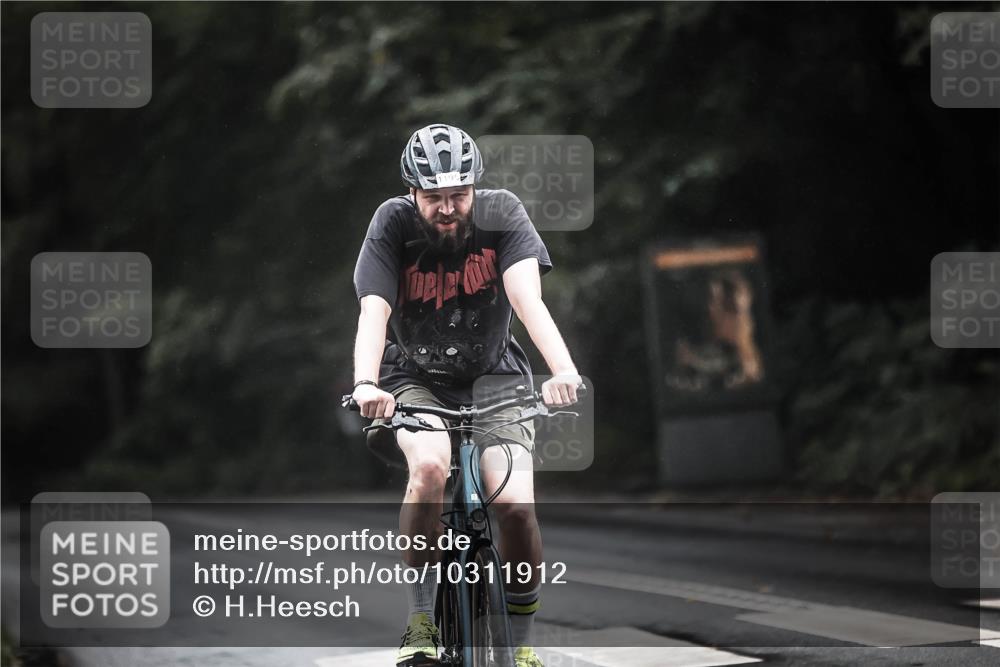 13.09.2026 - Stadtparktriathlon H.Heesch http://msf.ph/oto/10311912 13.09.2026 12:52:43 Radfahren 1195, 1203, 1209, 1267 meine-sportfotos.de