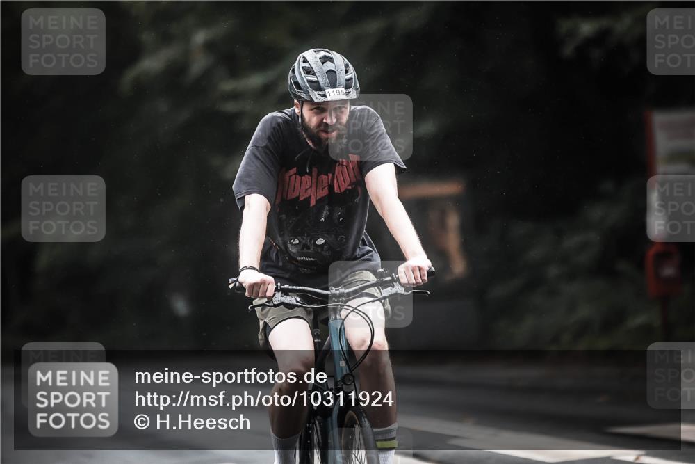 13.09.2026 - Stadtparktriathlon H.Heesch http://msf.ph/oto/10311924 13.09.2026 12:52:44 Radfahren 1195, 1203, 1209, 1267 meine-sportfotos.de