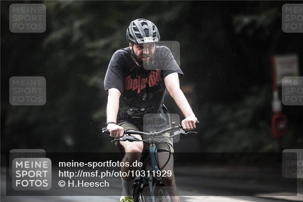 13.09.2026 - Stadtparktriathlon H.Heesch http://msf.ph/oto/10311929 13.09.2026 12:52:44 Radfahren 1195, 1203, 1209, 1267 meine-sportfotos.de