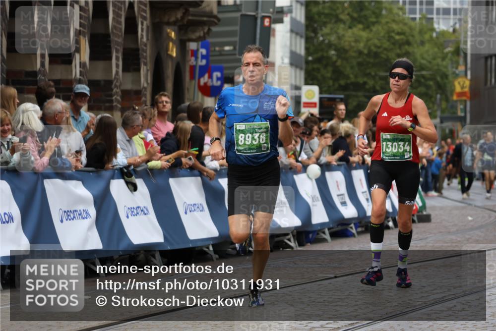 13.09.2026 - 21. swb-Marathon Bremen Strokosch-Dieckow http://msf.ph/oto/10311931 13.09.2026 13:04:30 Ziel 2094, 3424, 4110, 6815, 9129, 9544, 9813, 1223, 1224, 2207, 2956, 5283, 8701, 8936, 9070, 13034 meine-sportfotos.de
