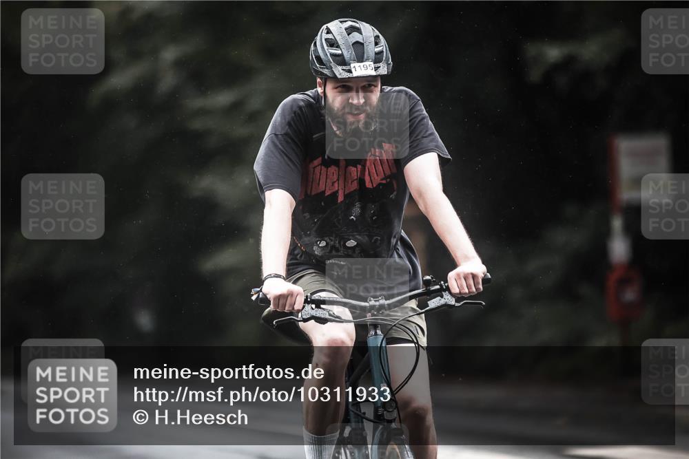 13.09.2026 - Stadtparktriathlon H.Heesch http://msf.ph/oto/10311933 13.09.2026 12:52:44 Radfahren 1195, 1203, 1209, 1267 meine-sportfotos.de